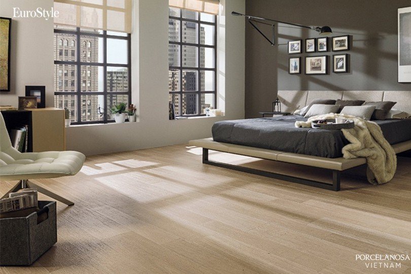 Gạch giả gỗ phòng ngủ với tông màu trầm nhạt của gỗ sẽ là lựa chọn hoàn hảo cho không gian phòng ngủ