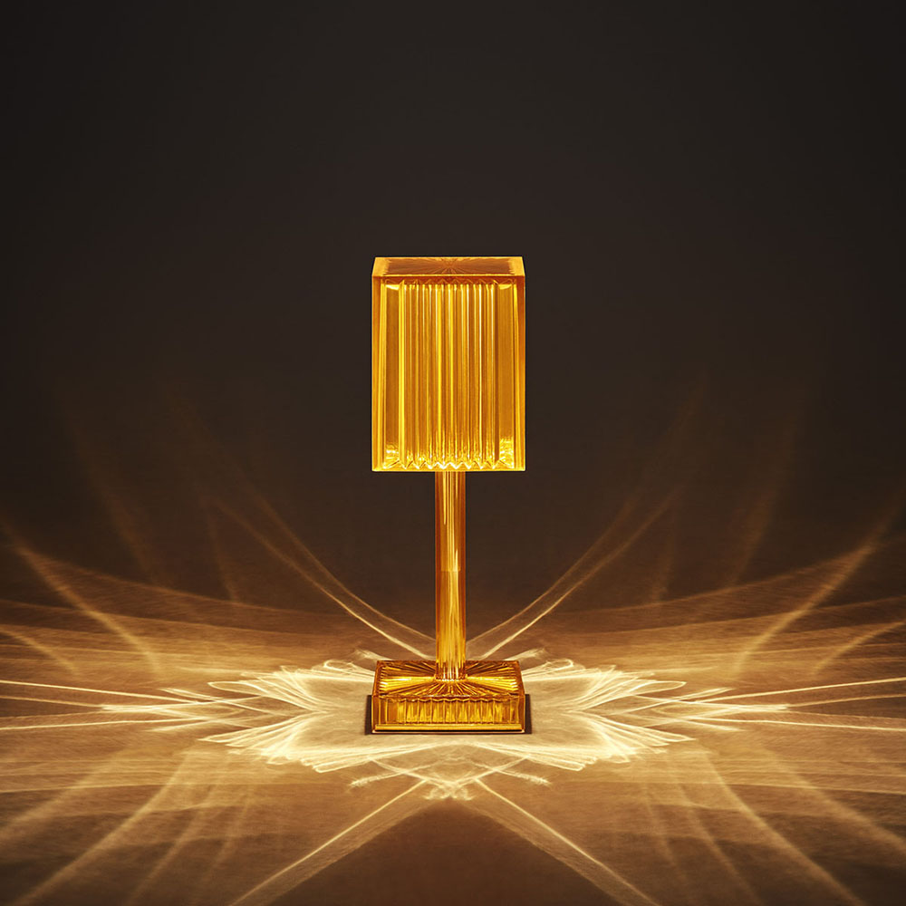 Đèn bàn Gatsby Prisma thương hiệu Vondom thiết kế độc đáo