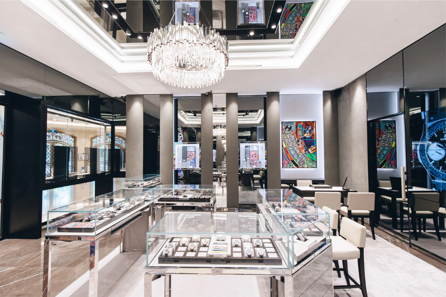 Không gian showroom hoàn thiện với vật liệu và chi tiết tinh xảo