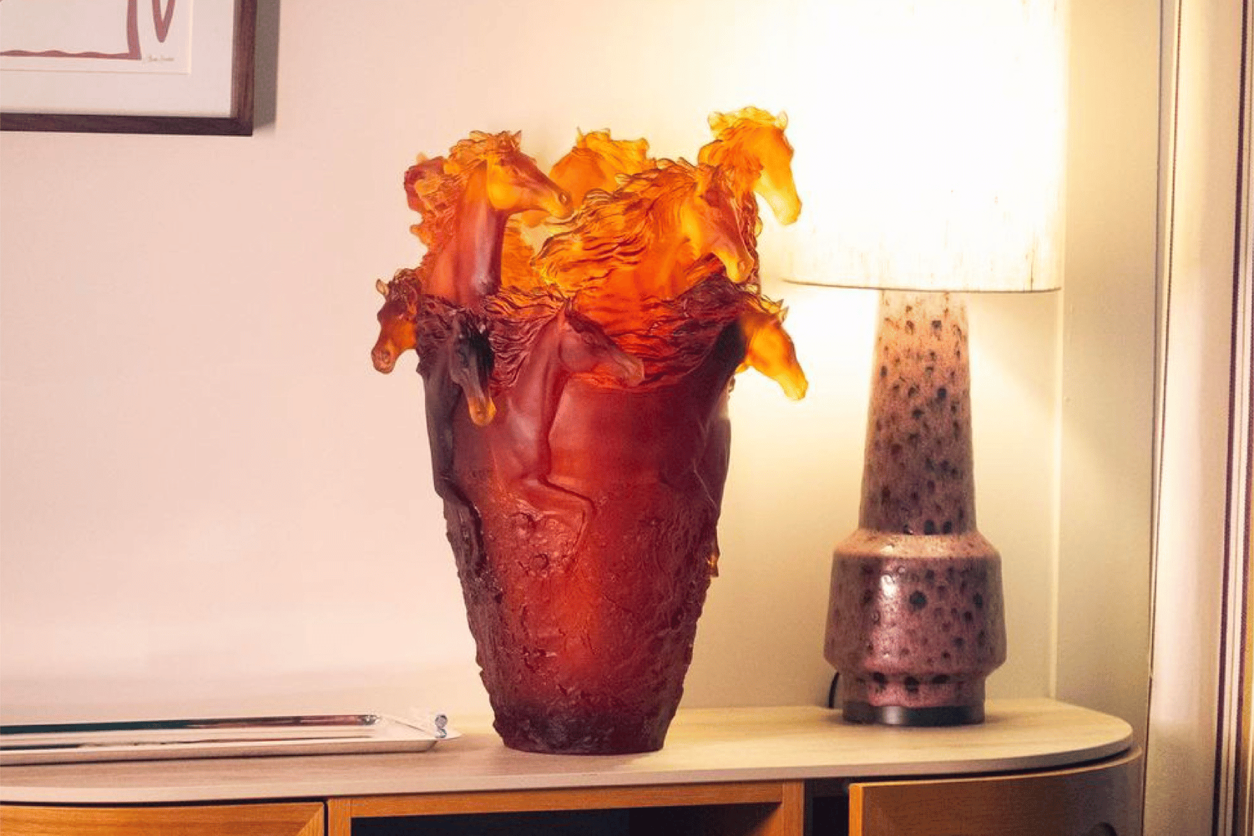 Bình pha lê Daum trong không gian biệt thự phong cách luxury