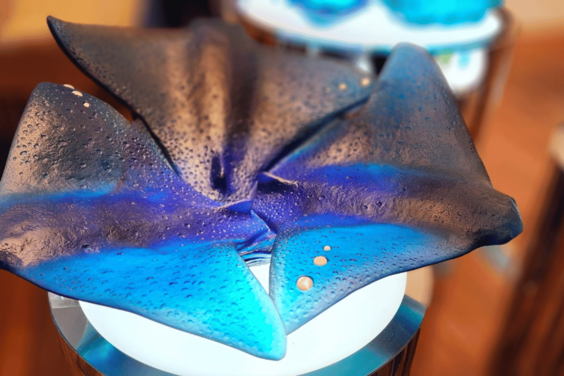 Nghệ thuật ánh sáng và vật liệu