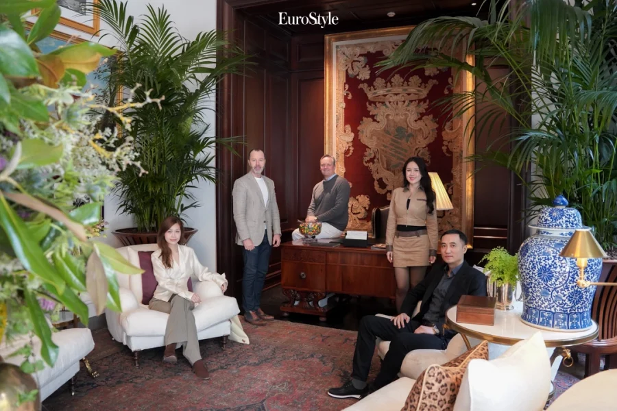 EuroStyle chụp ảnh cùng đại diện Ralph Lauren
