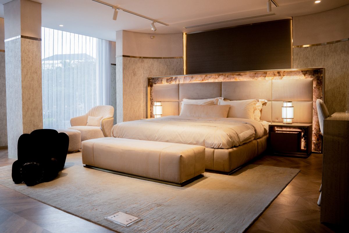 giường Visionnaire tại showroom SG