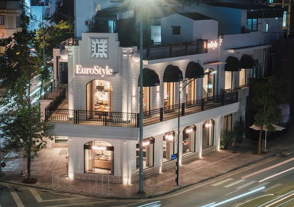 Showroom EuroStyle Heritage Center